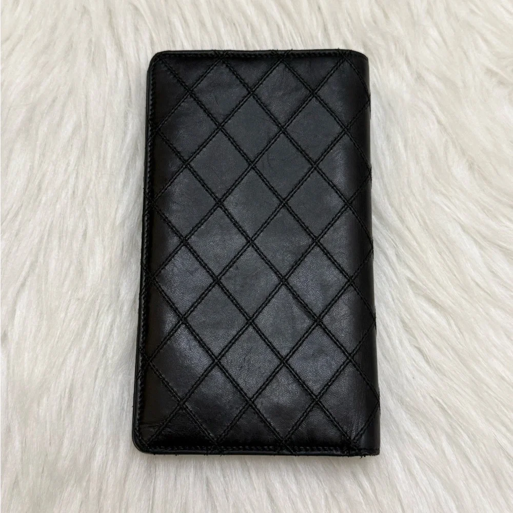 CHANEL - BICOLORE BLACK QUILTED LEATHER LONG BIFOLD WALLET
